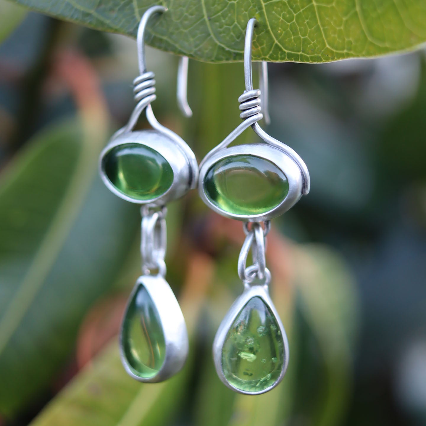 Green Amber two-tiered earrings (a)