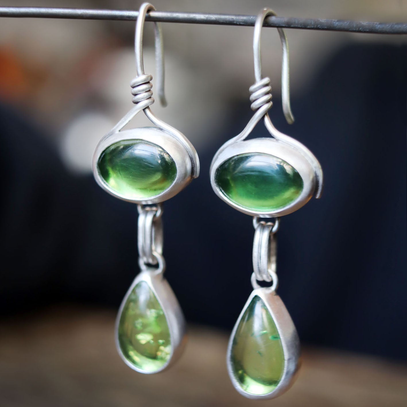 Green Amber two-tiered earrings (a)